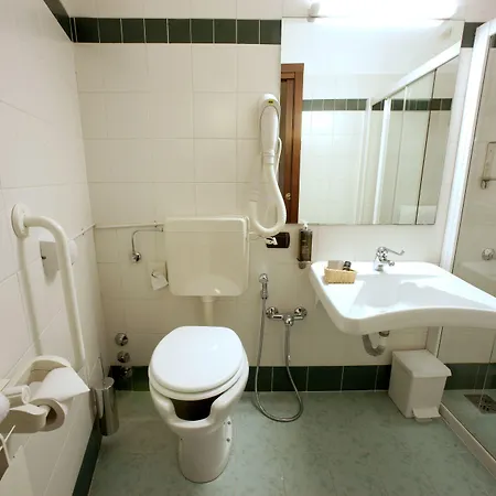 Joyce Hotel 3*