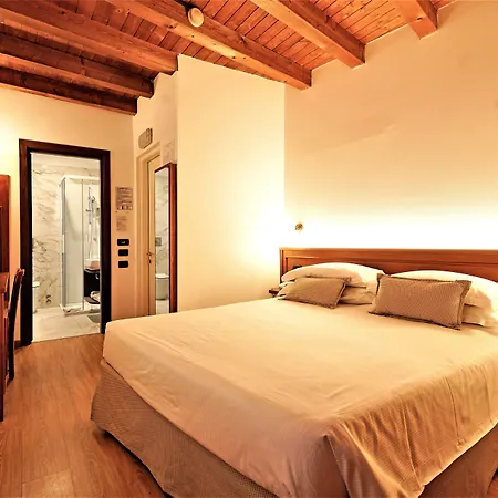 Joyce Hotel 3*